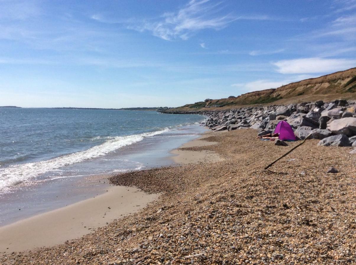 Cliff Top Studio Appartement Barton on Sea Buitenkant foto