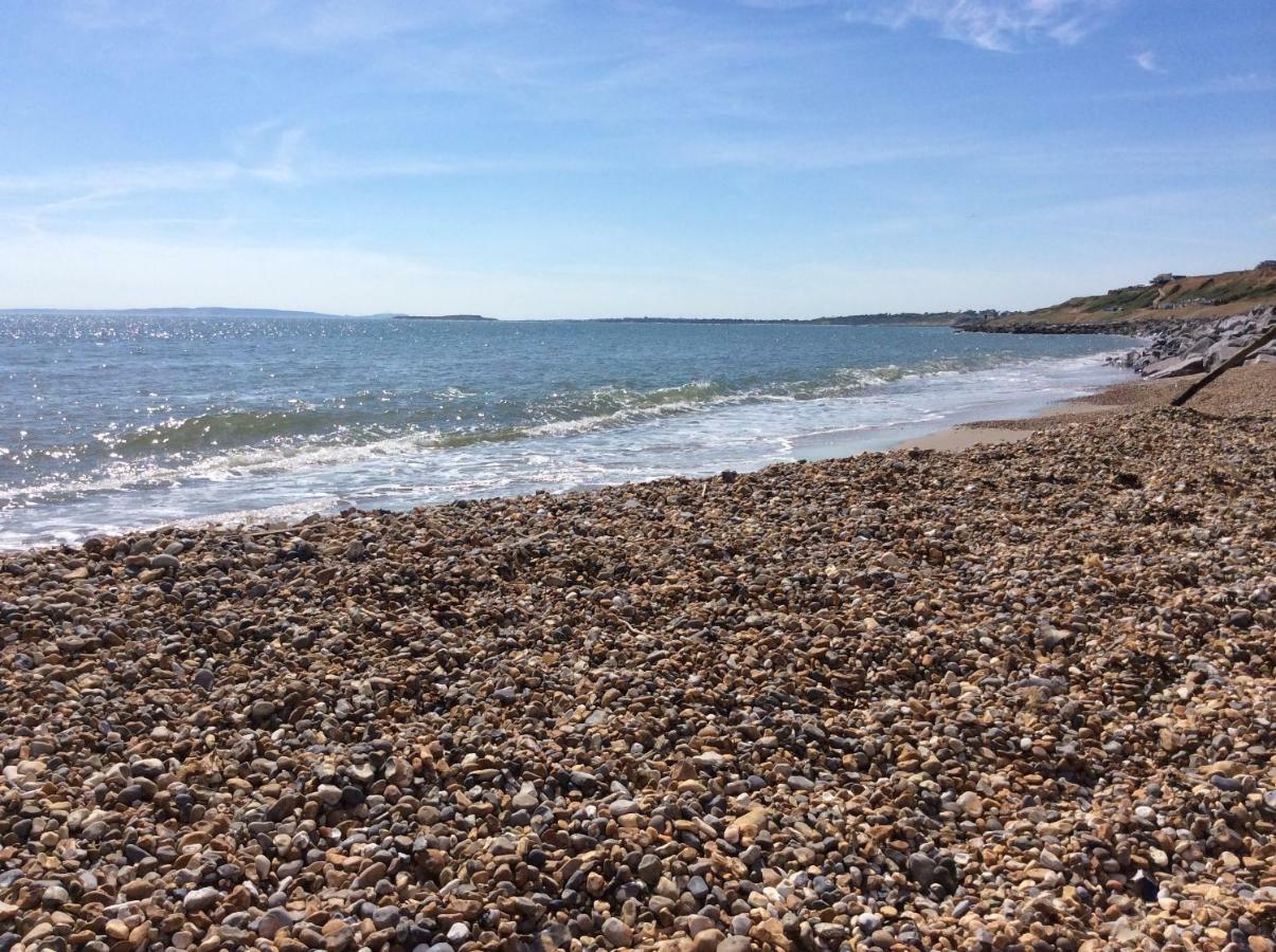 Cliff Top Studio Appartement Barton on Sea Buitenkant foto